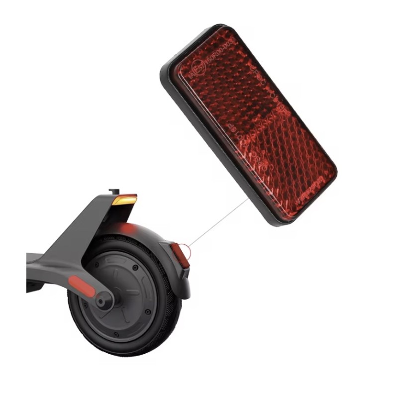 Takaheijastin takalokasuojaan Xiaomi 4 Lite 2nd Gen -sähköpotkulautaan  - 1 Yhteensopivuus: heijastin takalokasuojaan Xiaomi 4 L