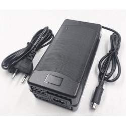 Oplader voor Xiaomi Mi3, Pro2, Essential, 1S of soortgelijke scooters Xiaomi - 5 Oplader voor Xiaomi Mi3, Pro2, Essential, 1S of