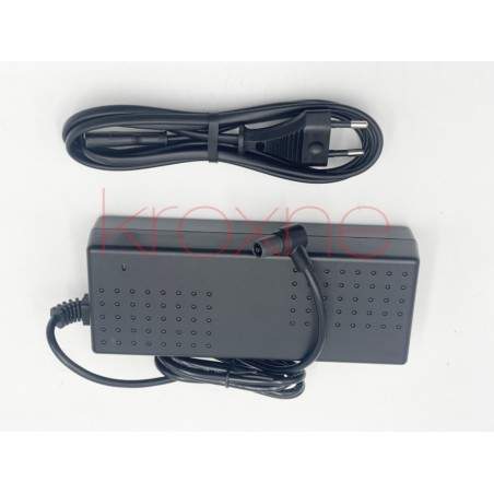 Polnilec za električni skuter Xiaomi Electric Scooter 4 Pro (2nd Gen).  - 1 Polnilec za električni skuter Xiaomi Electric Scoote