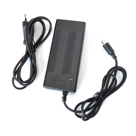 Încărcător pentru bateria internă a scuterului electric Navee V40  - 1 Încărcător pentru bateria internă a scuterului electric N